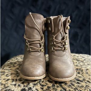 Nautica Boots